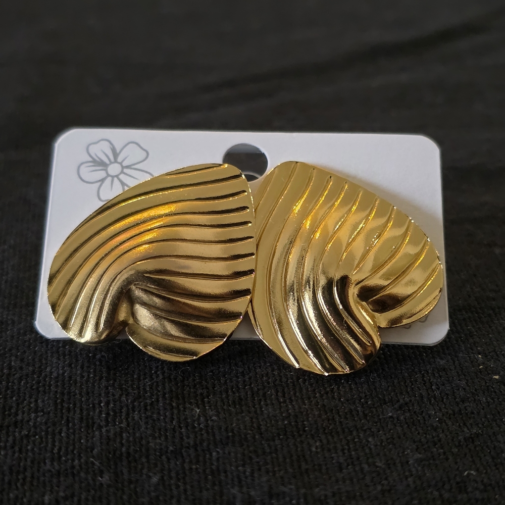 Elegant Gold-Tone Heart Shape Leaf Earrings
